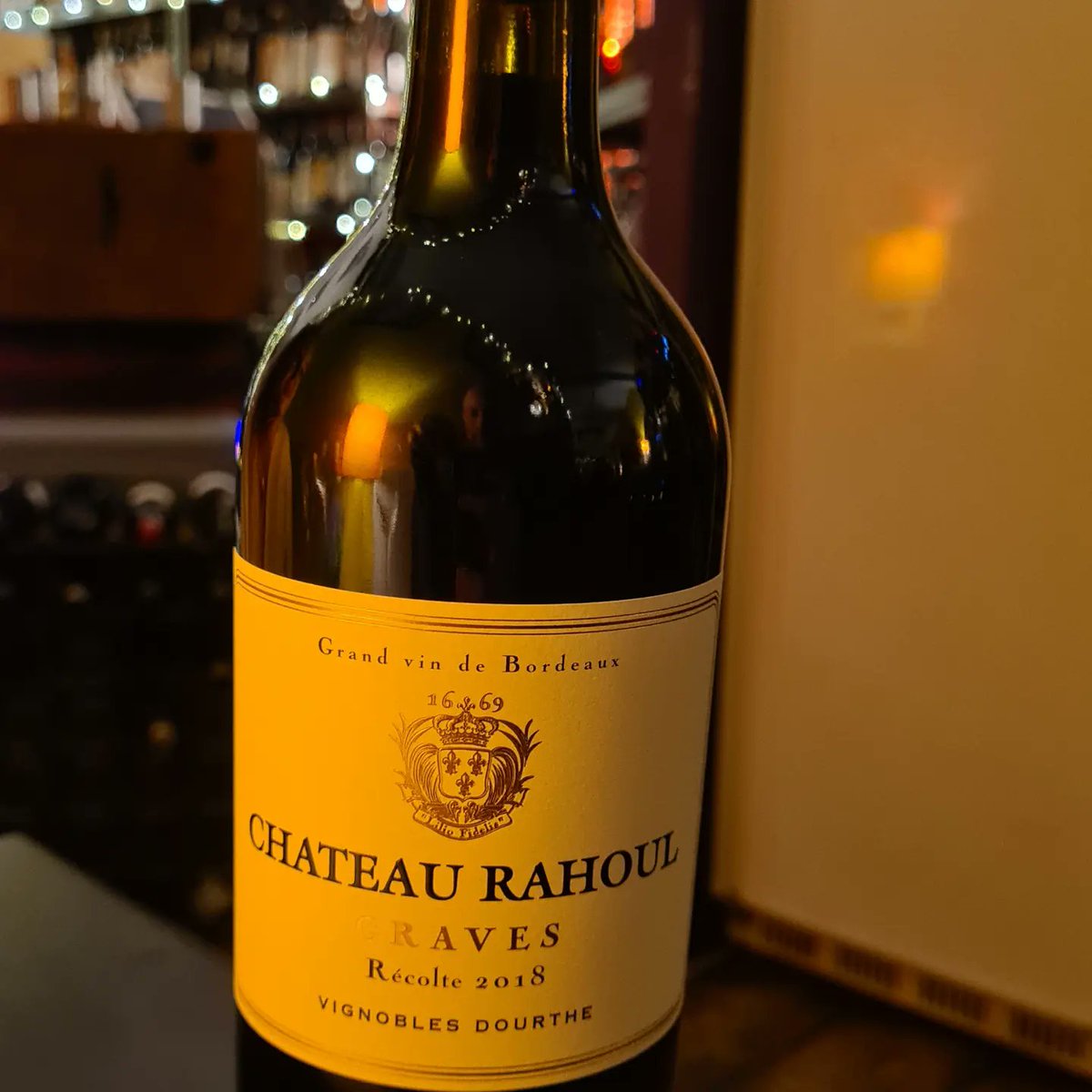 curiousgrapeuk's tweet photo. What a great find this Château Rahoul 2018 was at Amelies Winehouse. From the Graves appellation on the left bank of the Bordeaux region in France, this wine is elegant, with silky tannins and pleasant dark fruit flavours which you can taste for a while afterwards. We loved it! https://t.co/gRyxpYScu2