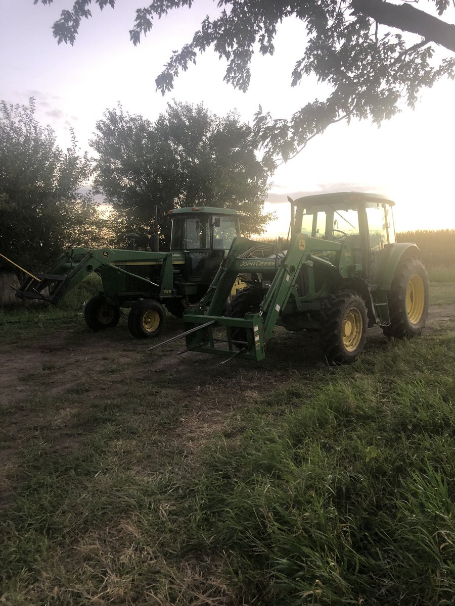 TWeaver_65's tweet photo. @kowalchukfarms1 @JohnDeere 75 4230 and an 04 6415 https://t.co/reHwfeCEwA