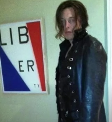 cornfinger45's tweet photo. @elonmusk  this you lil bro? https://t.co/jY8gy3x4ts