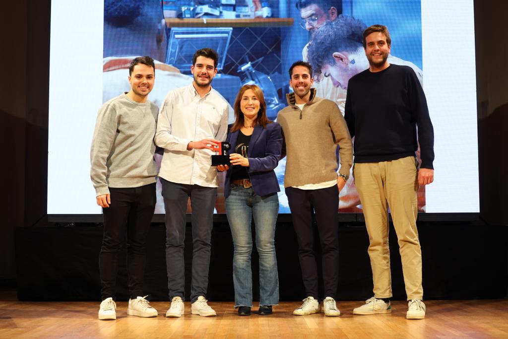 DiputacioGirona's tweet image. 🍕Reben el guardó Squadra Pizza Lab, els creadors d’una marca de pizzes quadrades de qualitat.

🏅Amb la mentoria dels #PremisProjectat han treballat per dur el seu negoci a assolir tot el seu potencial afrontant els reptes del sector delivery.

 #COCREIX #FonsUECat #PromoecoDdGi