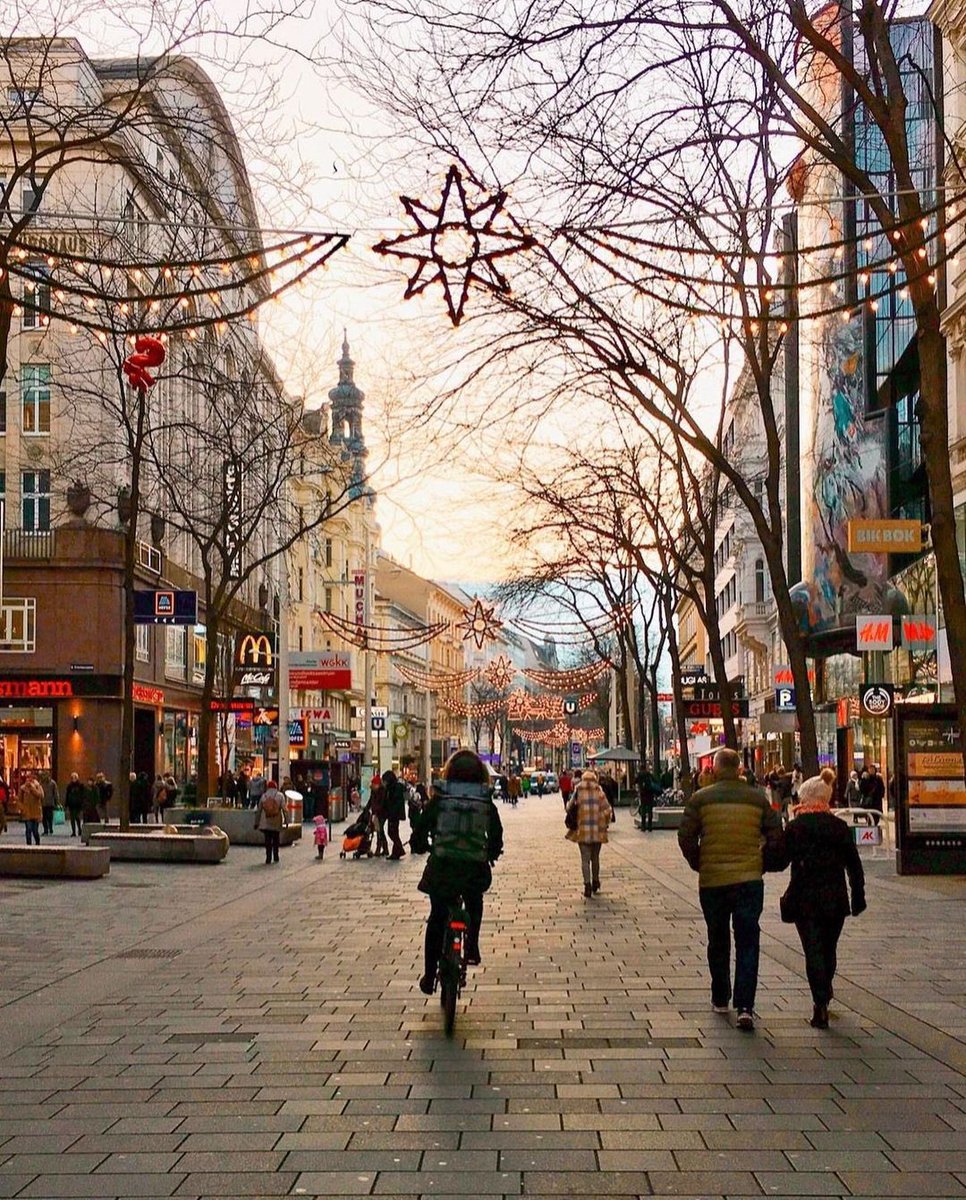 BucketList248's tweet photo. Vienna, Austria 😍❤️ https://t.co/X09oYZzlH0