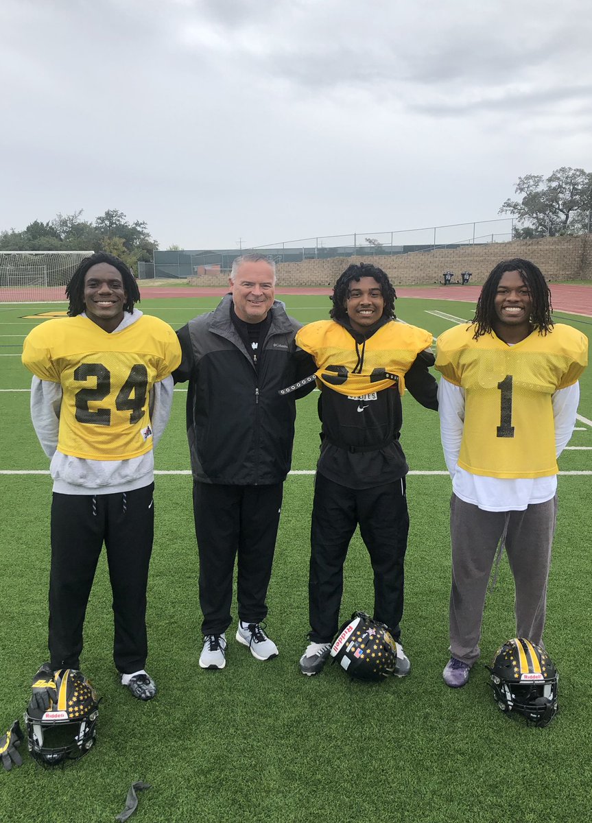 Blessed to be practicing and coaching these three awesome student/athletes on Thanksgiving!! #JasonLove #MicaiThompson #MalikWhite #BFND