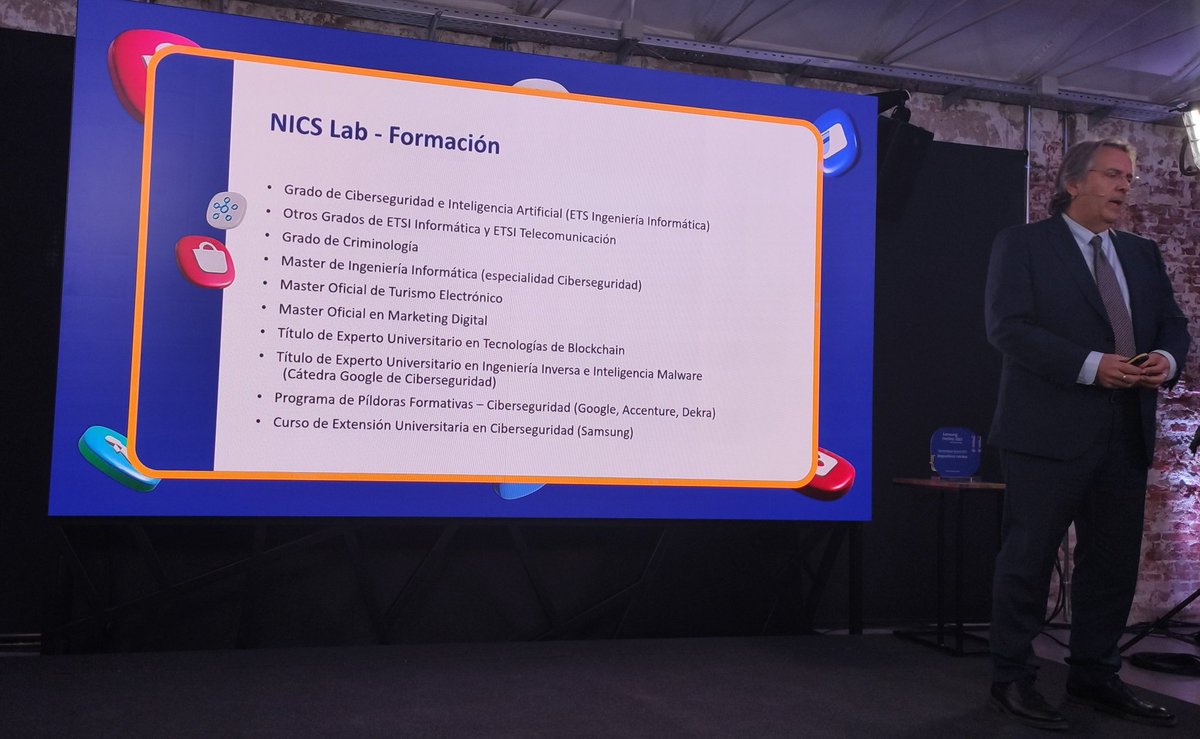 Diego_Gargallo's tweet photo. @MoureDev @SEDIAgob @SamsungEspana @immuneinstitute @eduSatoe @chemaalonso @tarugoconf La siguiente charla, sobre formación en ciberseguridad. @SamsungEspana  y la @InfoUMA van a sacar un curso muy potente sobre #ciberseguridad... Estad atentos, porque es un campo en alza (y #España está a la cabeza en este campo a nivel mundial). Y la @InfoUMA es Top
#SDD2023 https://t.co/f3mR8n6HAm