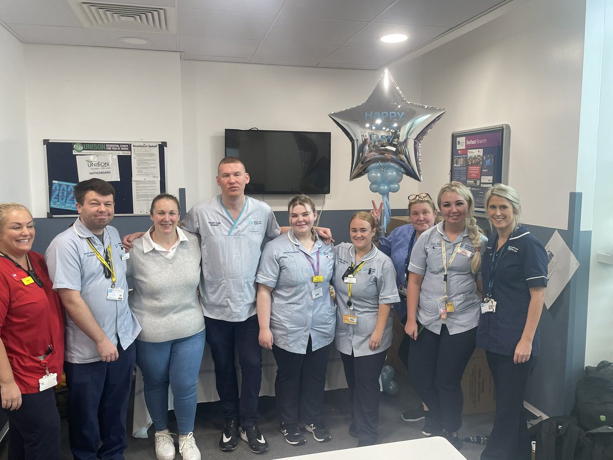 clairewilmont's tweet image. Celebrating HCA day, going above and beyond everyday in ED ❤️🙌 so grateful #teamED  @BelfastTrust @linseytweets @olga_neill @DrBArmstrongPhD