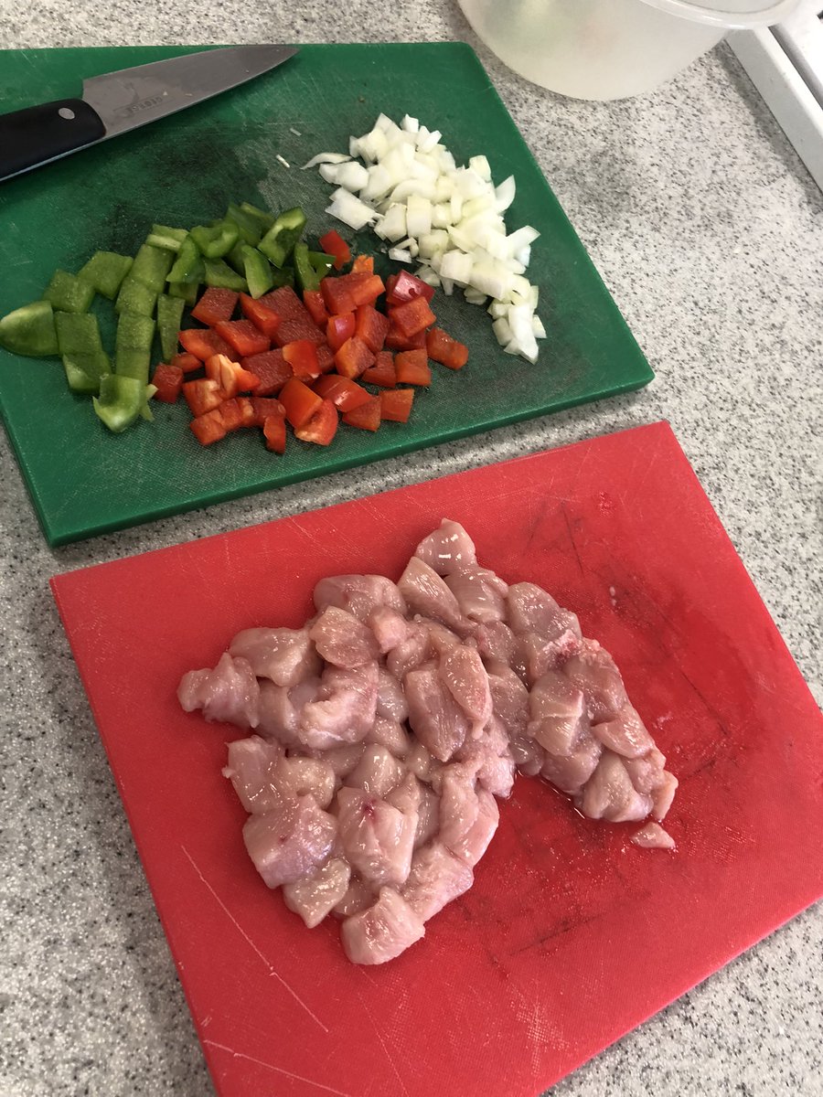 SL_THS_HE's tweet photo. Take Away Kitchen took off to China π¨π³ today making a chicken fried rice (with extra vegetables - by choice) #HealthyEating #homemadetakeaway Great work everyone π https://t.co/XetRPCaroP