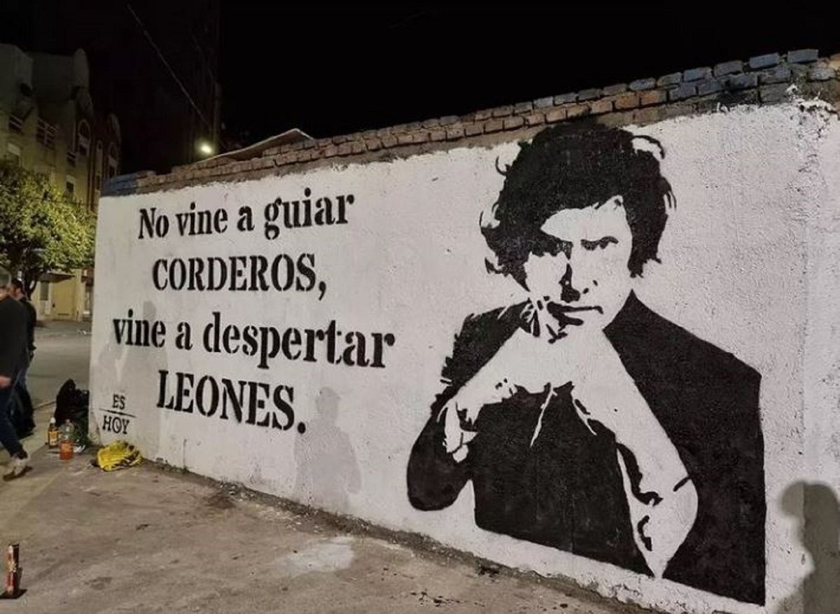 No Juan, no son “leones”, son homófobos, machistas, clasistas, racistas representados en la institución del estado, una mierda.