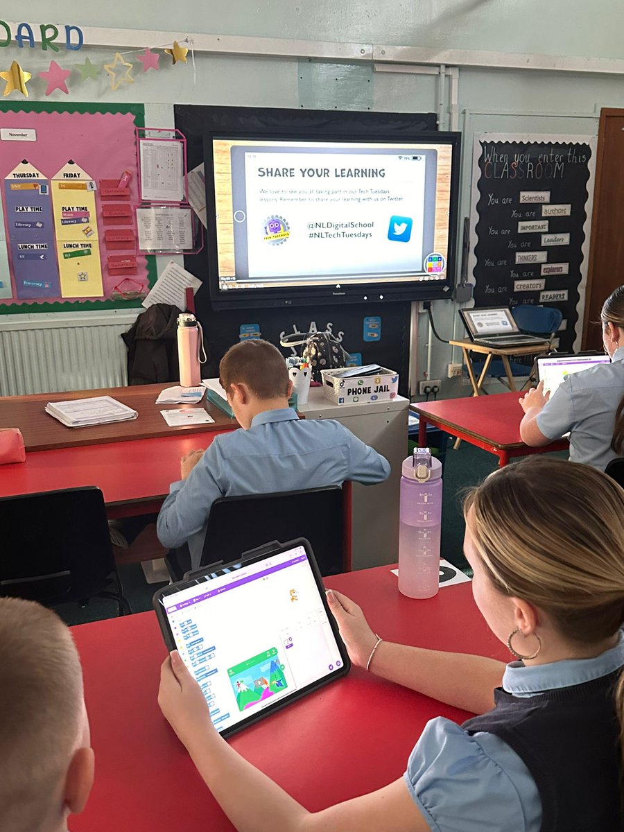 stlucysabronhil's tweet image. Another digital Science lesson today on coding. This week Primary 7 focused on creating a Spirograph using a coding block 📱💻 #digitalpros ⭐️