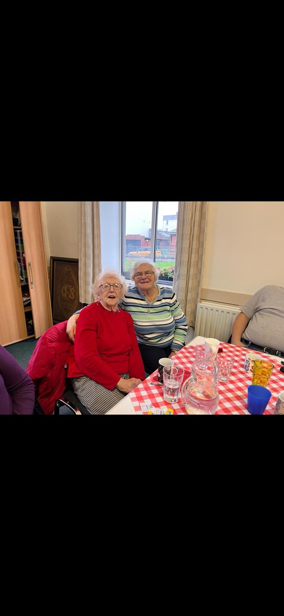 ReachPortrush's tweet photo. We think these photos sum up #ReachPortrush 

Fun 😁 
Laughter 😃 
Happiness 😊 
Friendship ❤️
CommUnity 👨‍👩‍👦‍👦
Cake 🎂 😉

Another fantastic day at our hub 😀

See you next Tuesday 1pm to 230pm

@CausewayCouncil
@loveportrush @barrabest https://t.co/ZWKXTSlM1a