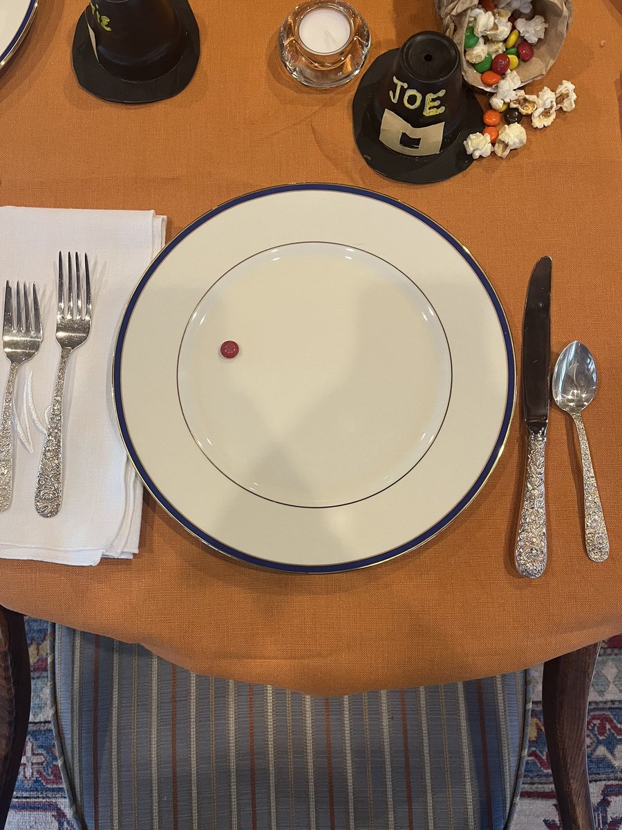 JMacKeen33's tweet photo. About to tuck into a nice thanksgiving meal ❤️🦃🍁 https://t.co/n4uDGqjizZ