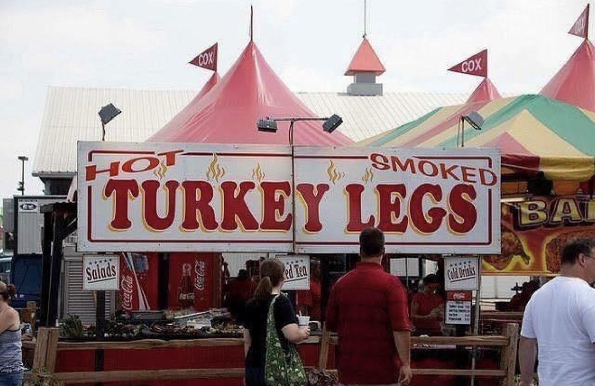 Happy Thanksgiving from your Choir Family!! Now go enjoy some food🦃🥧