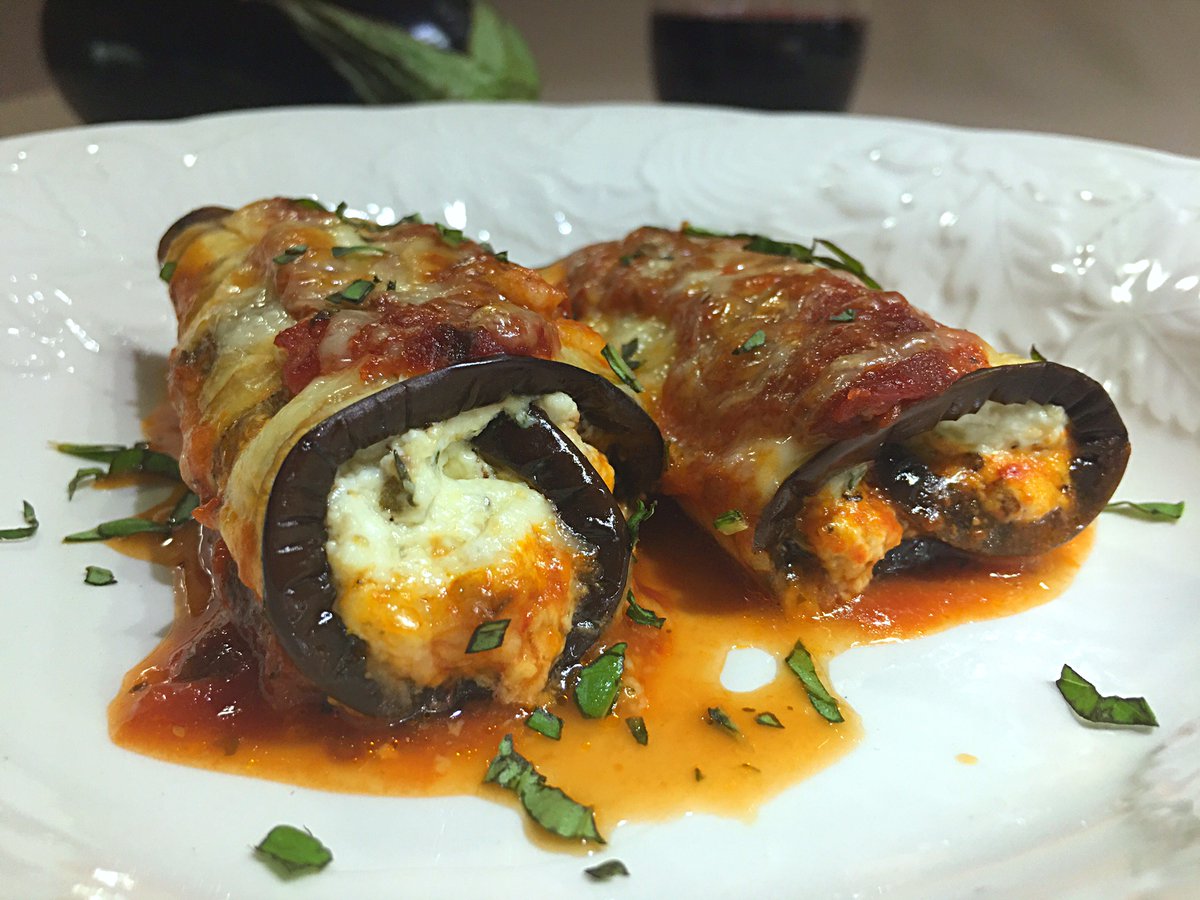 clubfoody1's tweet photo. Today is #MeatlessDay
Eggplant Rollatini... so tasty!😍
(check out my next posts👆 for more meatless recipes😋)
#YouTube 📽️: https://t.co/KPCUnb46ej
#RECIPE ➡️: https://t.co/SFgrXoyiJ1
@EventGuideToday @DiningGuide2Day #recipeoftheday https://t.co/0XJEkbYkBB