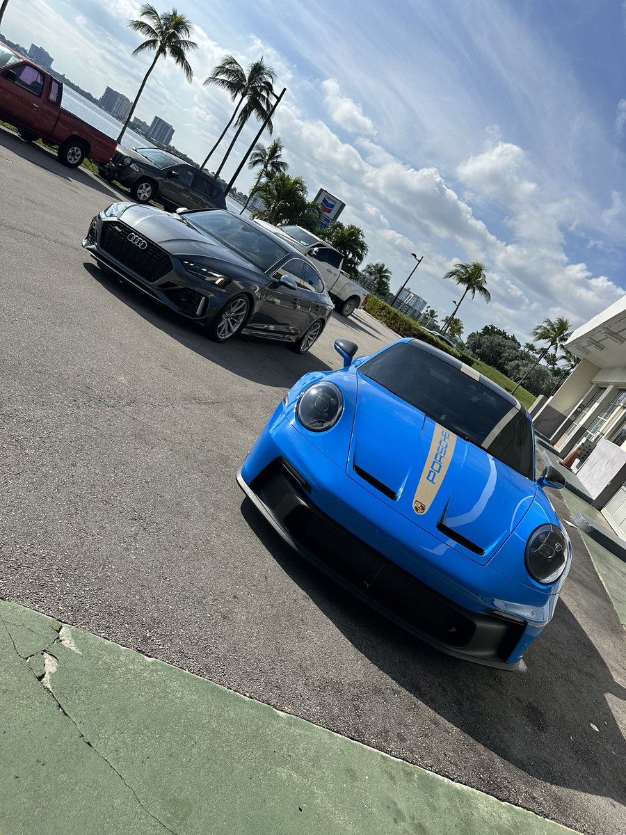 LIVE IRL IN MIAMI - ROAD TRIP WITH THE BOYS kick.com/abz