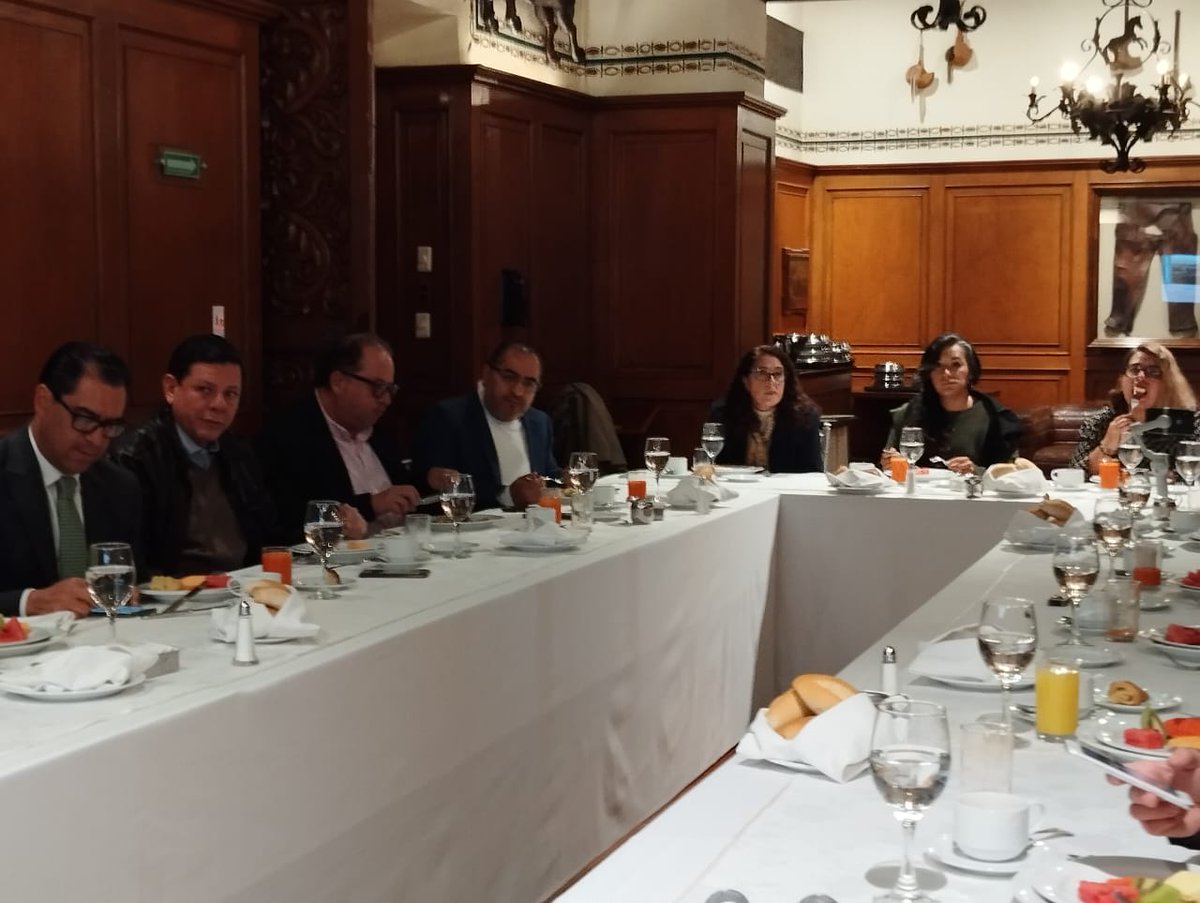 magosymagos's tweet photo. ¡Un encuentro fabuloso en #HaciendadelosMorales! Presentamos el desayuno de #PlayasdeRosarito, donde compartimos perspectivas e ideas junto con Fernanda Montoya Agramont directora de la Oficina de #Turismo de Playas de Rosarito.

#magosymagos  #innovación #éxitoempresarial https://t.co/l3yg9JjB93