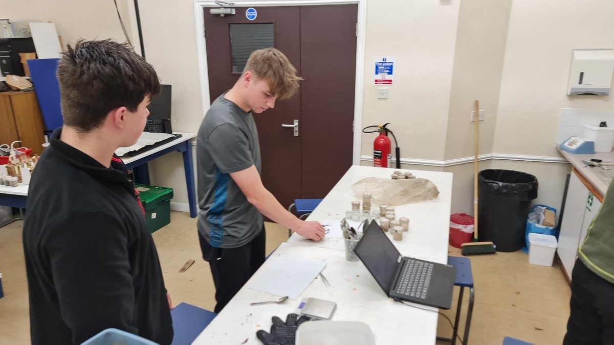 SGSGeographyDpt's tweet photo. The Yr13 Geographer's are all working hard, interpreting their data.
#SGSGeographyDep #Geography #classroomsession #datainterpretation #FSC #NEA #SGSDifference https://t.co/XQeu9rufC1