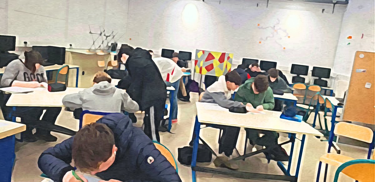 CMflexible's tweet photo. En groupe, binôme, seul ou isolé... mais au travail! Entraide et coopération #classeflexible en #Lp https://t.co/HJOVTYw9fo