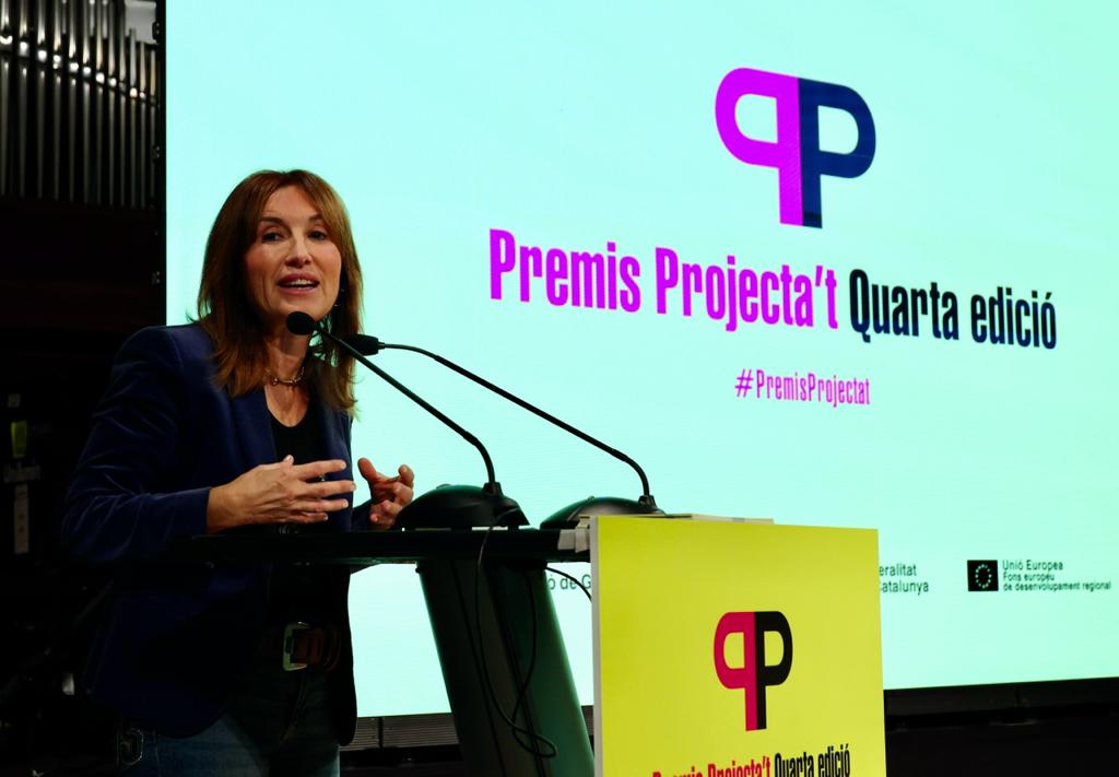 DiputacioGirona's tweet image. 🎙️M. Àngels Planas: «Els #PremisProjectat van néixer per donar un impuls als empresaris i autònoms de les #comarquesgironines amb més potencial de creixement. El nostre objectiu és dotar d'eines el territori per convertir la nostra demarcació en una zona encara més competitiva».
