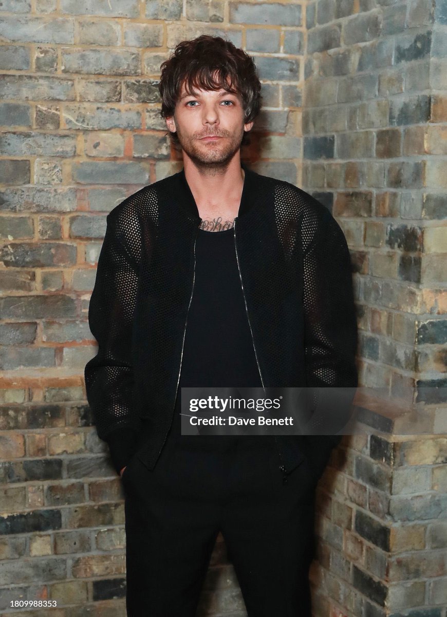 📸| Louis en los Rolling Stone UK Awards 2023 #RSUKAwards 🖤
