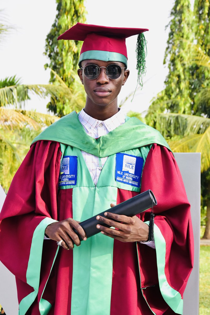 DimariYusuf's tweet photo. Alhamdulillah!
Bsc. Software Engineering with first class Honors. https://t.co/EZLrrAP1YW