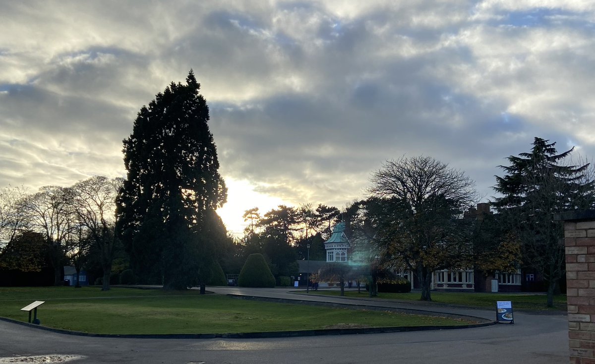 Wonderful visit to @bletchleypark today & real pleasure to meet Dr David Kenyon🤝to chat about his research & writing of his new #ArcticConvoys book & to share a few stories about my grandfather who served on the HMS Savage & was involved in the sinking of the Scharnhorst