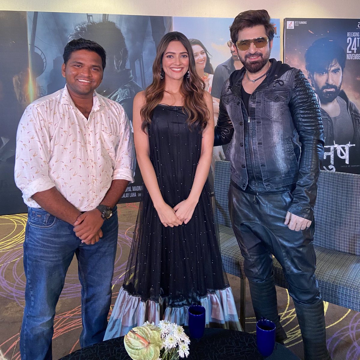 Clicked with some sweet People Superstar @jeet30 & Super Gorgeous @susmita_cjee Post Interview of their Upcoming #Manush . . Lots of best & Warm wishes to them for #Manush . . #PwnSakat #SusmitaChatterjee #SuperstarJeet #Manush