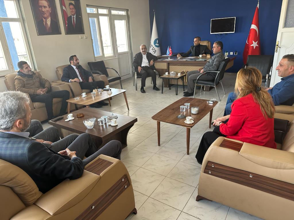 Kızıltepe CHP ile başkanı ve yönetimi bizleri ilçe binamızda ziyaret ettiler . nazik ziyaretleri için teşekkür ediyoruz