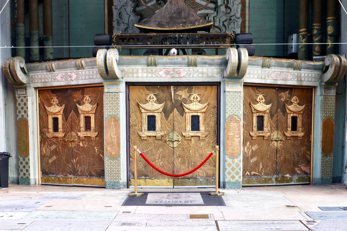 Cinemaloop's tweet photo. cinemaloop
You know that feeling of excitement when you go through these doors! 🎟️ 🎥 🍿 #mannchinesetheatre #cinemaloop#startup #movieclub #napoleon https://t.co/FAuo064K3r