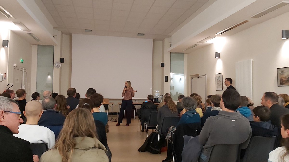 mathador la chaßne (@mathador5) on Twitter photo Je rentre à l'instant d'une conférence PASSIONNANTE de <a href="/GavageSylvie/">Sylvie Benzoni-Gavage</a> organisée par <a href="/DrilletMathieu/">Mathieu Drillet</a>. Voir une chercheuse aussi renommee sortir de sa zone de recherche et se passionner sur un autre domaine (La théorie des noeuds) à été une grande leçon de curiosité pour moi.merci! Je rentre à l'instant d'une conférence PASSIONNANTE de <a href="/GavageSylvie/">Sylvie Benzoni-Gavage</a> organisée par <a href="/DrilletMathieu/">Mathieu Drillet</a>. Voir une chercheuse aussi renommee sortir de sa zone de recherche et se passionner sur un autre domaine (La théorie des noeuds) à été une grande leçon de curiosité pour moi.merci!