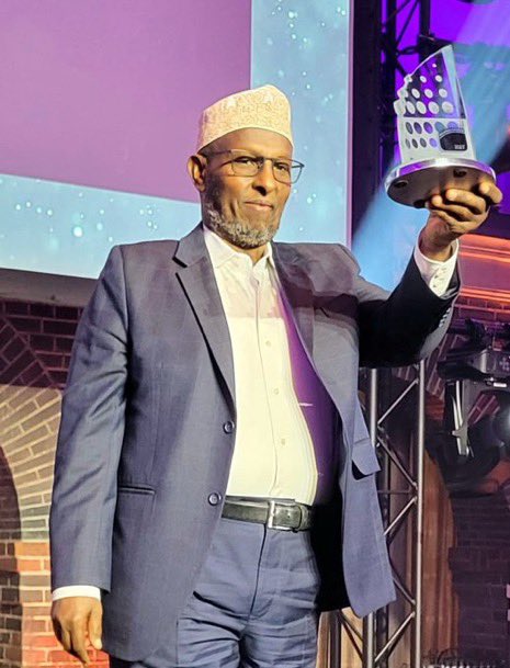 sntvnews1's tweet image. The CEO of #Somali Telecommunications Company, @Hormuud, Ahmed Mohamud Yusuf, won CEO of the Year at the World Communications Awards 2023.