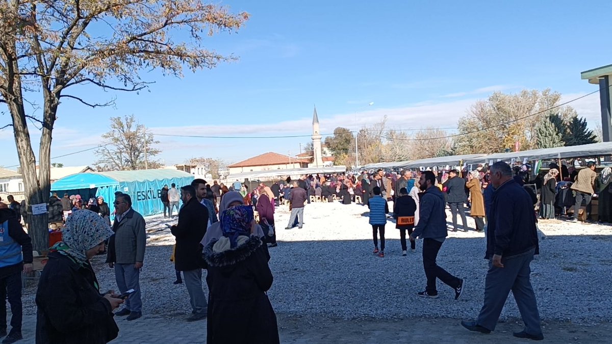 Eskil İlçe Müftülüğü tarafından organize edilen Gazze Hayır Çarşısına halkımız büyük ilgi gösterdi...<a href="/TC_Eskil/">T.C. Eskil Kaymakamlığı</a> <a href="/AksarayMuft/">AKSARAY İL MÜFTÜLÜĞÜ</a> <a href="/DiyanetDijital/">Diyanet Dijital</a> <a href="/diyanethbr/">Diyanet Haber</a>  <a href="/DiyanetVakfi/">Türkiye Diyanet Vakfı</a>