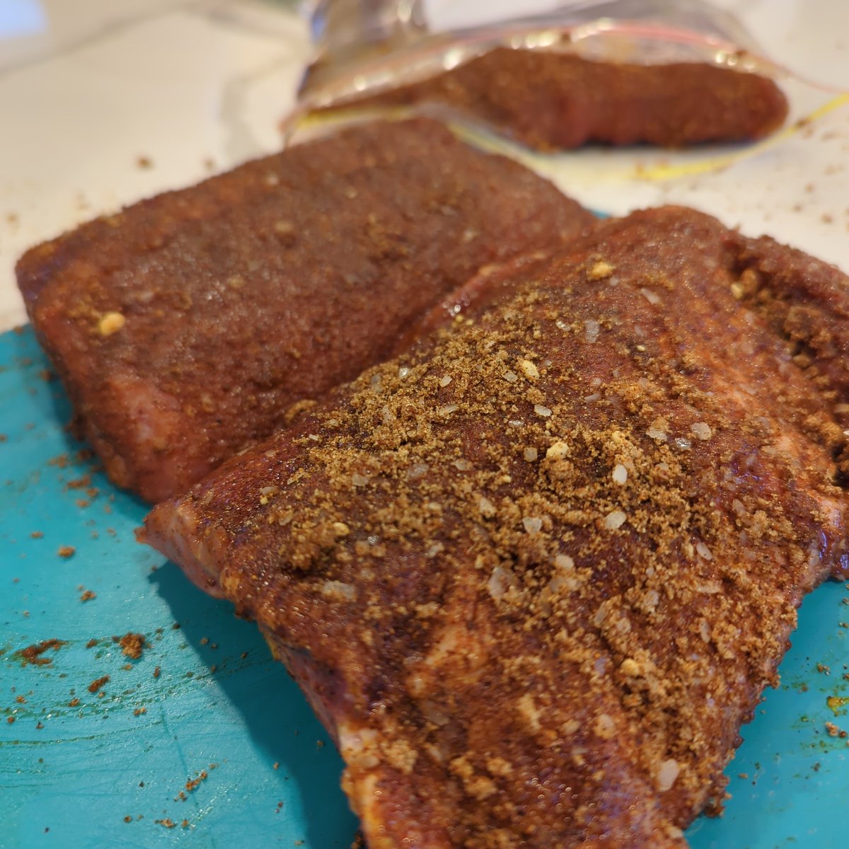 FROGGERS's tweet photo. Smoking these bad boys for supper tomorrow night. #cooking #BBQ https://t.co/Kbeo2cyXJh