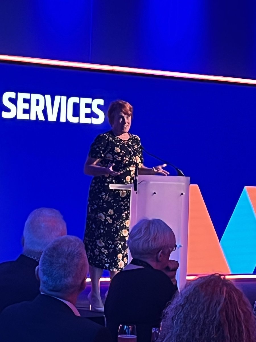 Annie Robertson tweet media