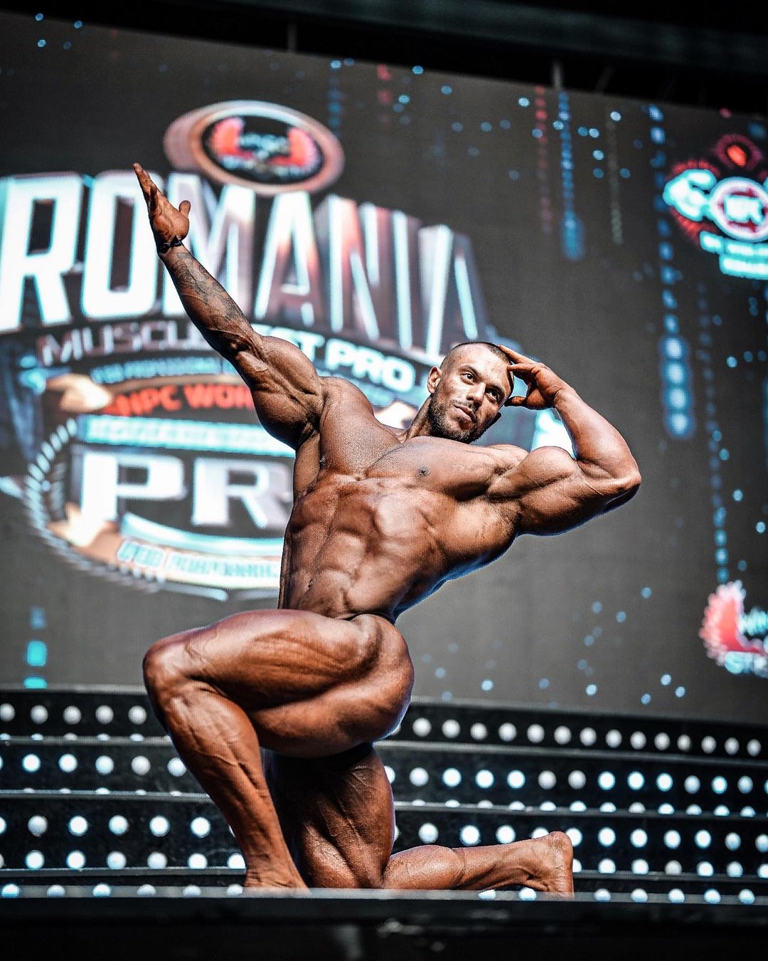 Tomorrows Men 14k on X: In this position Marcello De Angelis looks like  naked. Should he pose in the nude? t.cohhedaALEUw  X