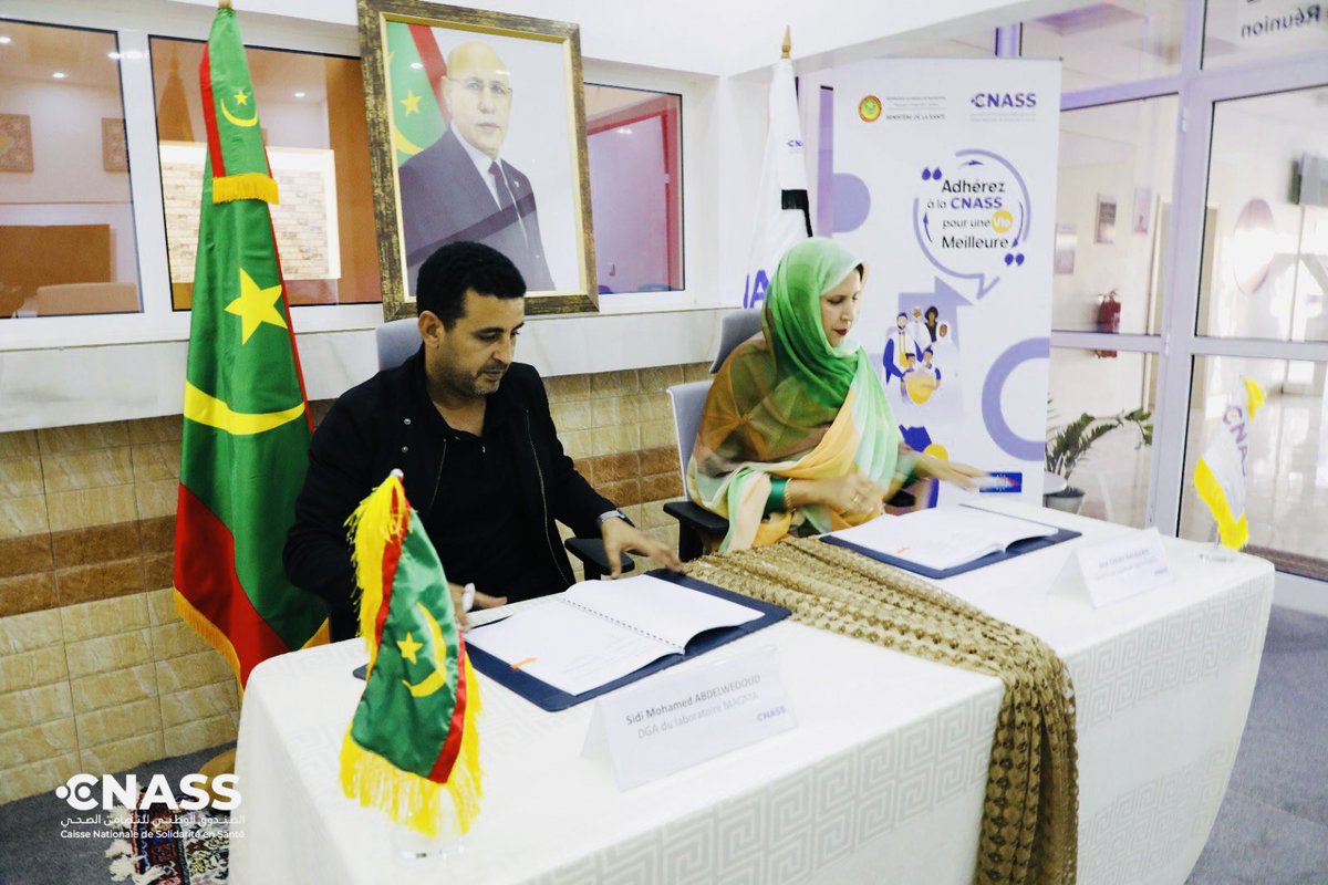 AbdallahiAmal's tweet photo. Signature ✍️ aujourd’hui de 3️⃣conventions de partenariat entre la #CNASS et :

- L’ONG #ASSAN, qui va assurer 3️⃣5️⃣0️⃣ personnes vulnérables
- L’ONG #BSF  qui va assurer 6️⃣0️⃣0️⃣ enfants avec leurs familles
- Le Laboratoire #MAGMA qui va assurer 1️⃣8️⃣7️⃣ membres de son personnel. https://t.co/U97izwdGhA