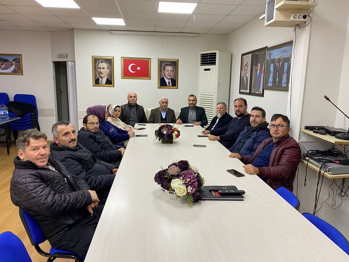 Esenkent Ana kademe Teşkilati olarak haftalık olağan toplantımızı İlçe başkan yardımcısı <a href="/zulfikar_018/">ZÜLFİKAR ANBARKAYA</a> ve <a href="/mustafa62997046/">mustafa bülbül</a> eşliğinde gerçekleştirdik
<a href="/RTErdogan/">Recep Tayyip Erdoğan</a> <a href="/osmannnurika/">Osman Nuri Kabaktepe</a> 
<a href="/cetinkaya_salim/">Salim Çetinkaya</a> <a href="/akpartiistanbul/">AK Parti İstanbul</a>