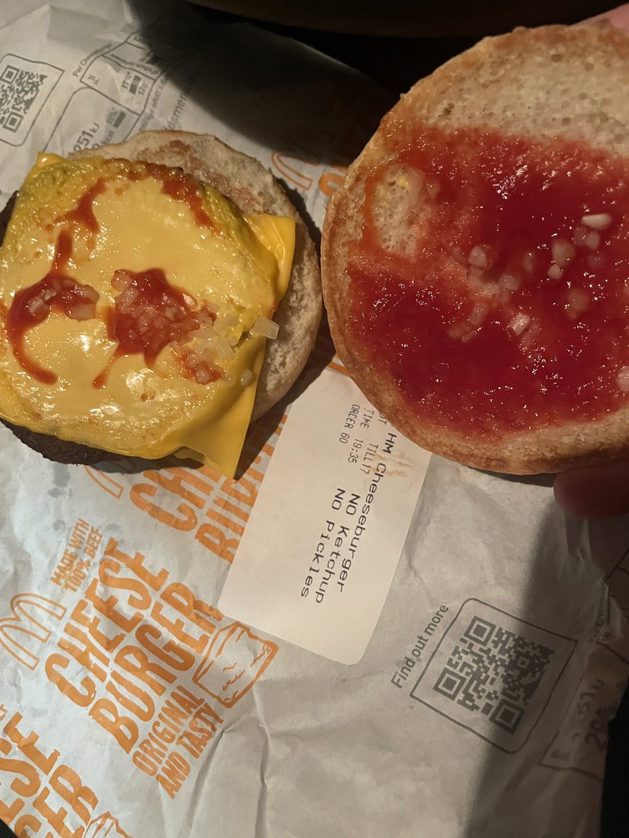 WelchAnnette's tweet photo. Well done @McDonaldsUK 2 out of 2 items incorrect!! Good job I’m not allergic to ketchup, just don’t like the stuff 🤢 https://t.co/O6qr2aZ5aL