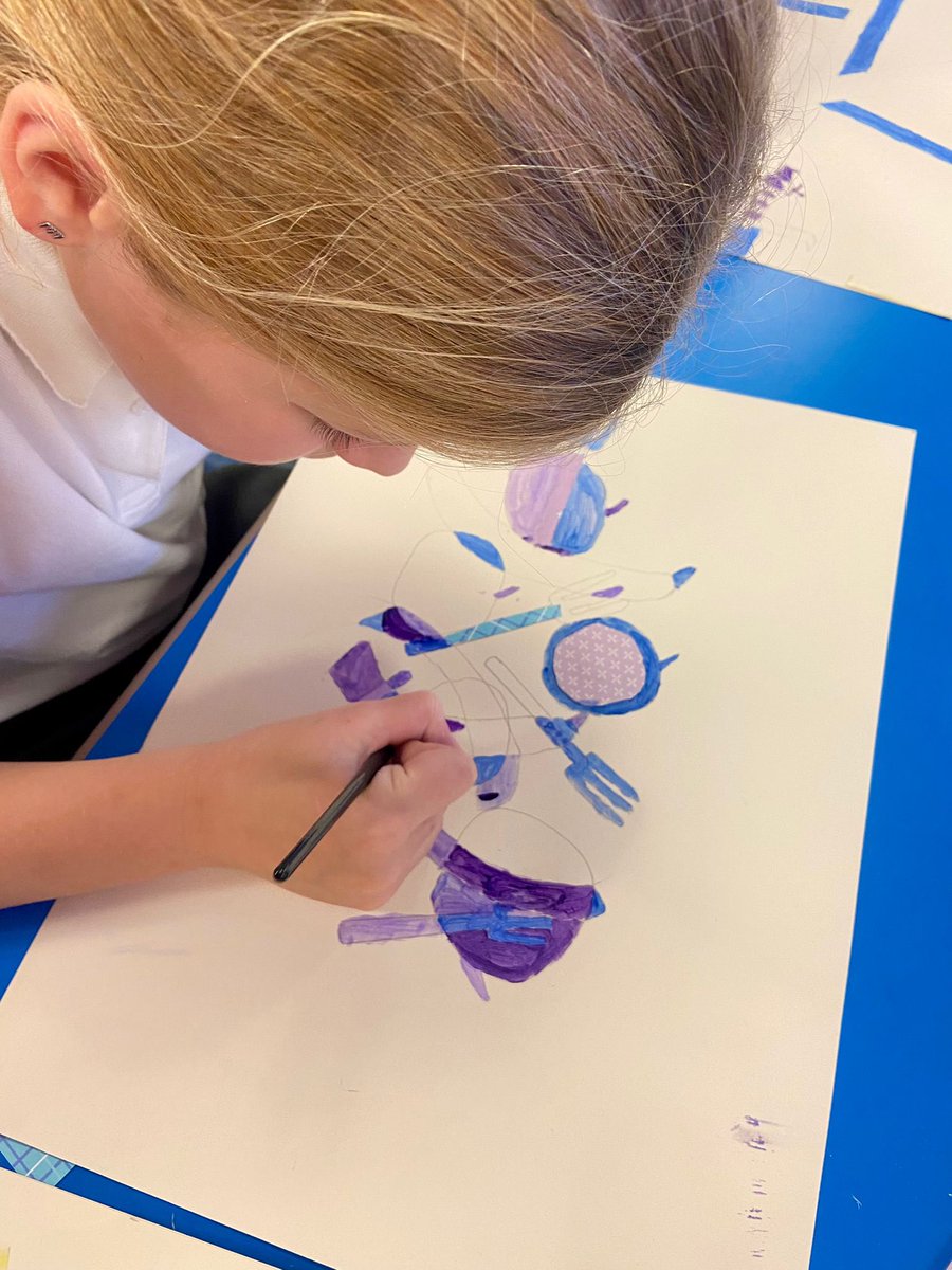 StMargaretsCEP2's tweet photo. Year 6 have really enjoyed their ‘Painting and Collage’ art unit and today brought their own still life models in from home. We saw some fabulous art skills in action: cubism, balance, observational drawing, painting, collage. Well done Y6 🎨🧑🏻‍🎨🎨 @Curriculum_USP https://t.co/8XQOz7OGr0