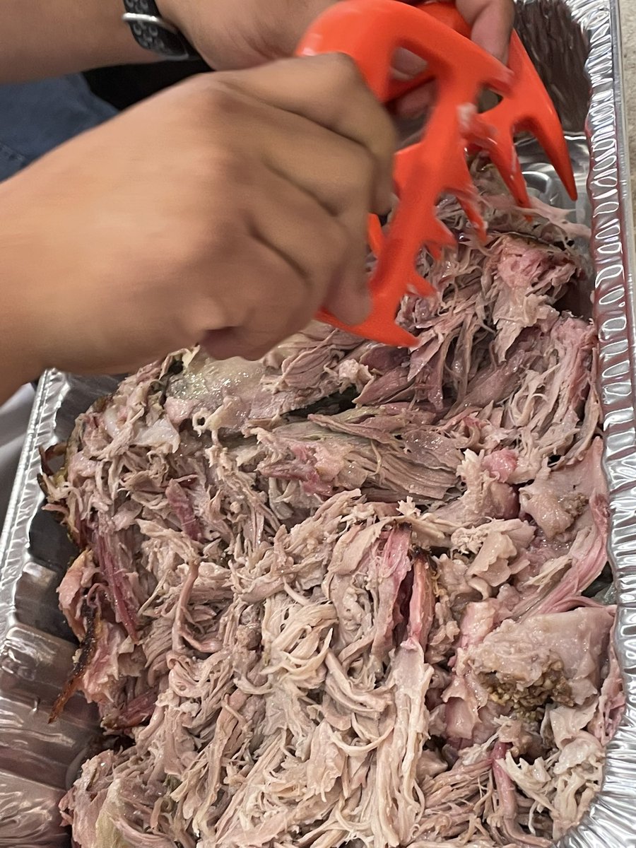 Ese pernil está de la madreeee…. #ThanksgivingDay #ThanksgivingDay2023