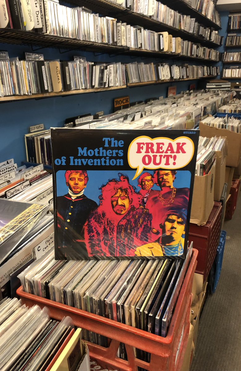 neurotica3's tweet image. Some new #frankzappa and #mothersofinvention vinyl in. Thanks @chrisrikkerink for the top shelf #handmodeling 
👏

#torontorecordstores #torontovinyl #vinylto #vinyl #lp #neuroticarecords   #records #recordshop #torontolife @AhmetZappa @zappa @DweezilZappa