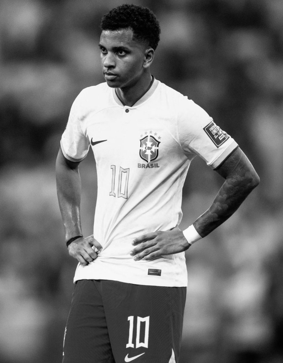 FabrizioRomano's tweet image. 🤍✊🏾 Rodrygo: “Racists are always active. My social networks were invaded with insults and all kinds of nonsense”.

“If we don't do what they want, if we don't behave as they think we should, if we wear something that bothers them, if we don't lower our heads when we are…