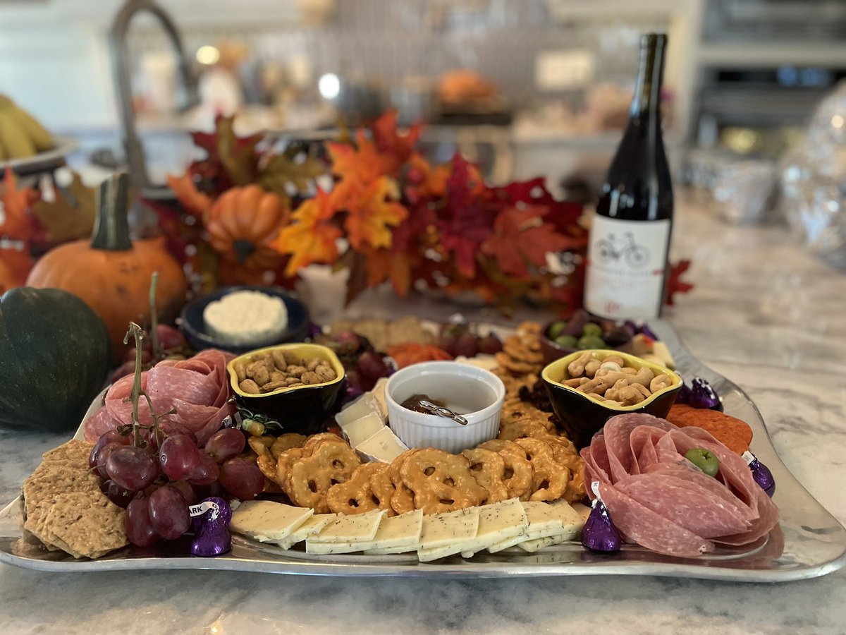 Happy thanksgiving folks! Hope you &amp; yours enjoy any celebration you may partake in today!