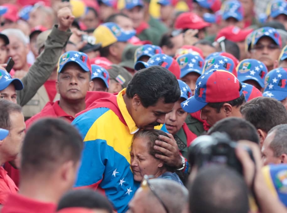 Mi CJ @NicolasMaduro en este día de su cumpleaños, toda la gran familia de la @Milicia_B1, le deseamos infinitas bendiciones, salud y larga vida al frente de nuestra amada Revolución Bolivariana. ¡Que siga prevaleciendo el amor por @venezuelatoda_ !