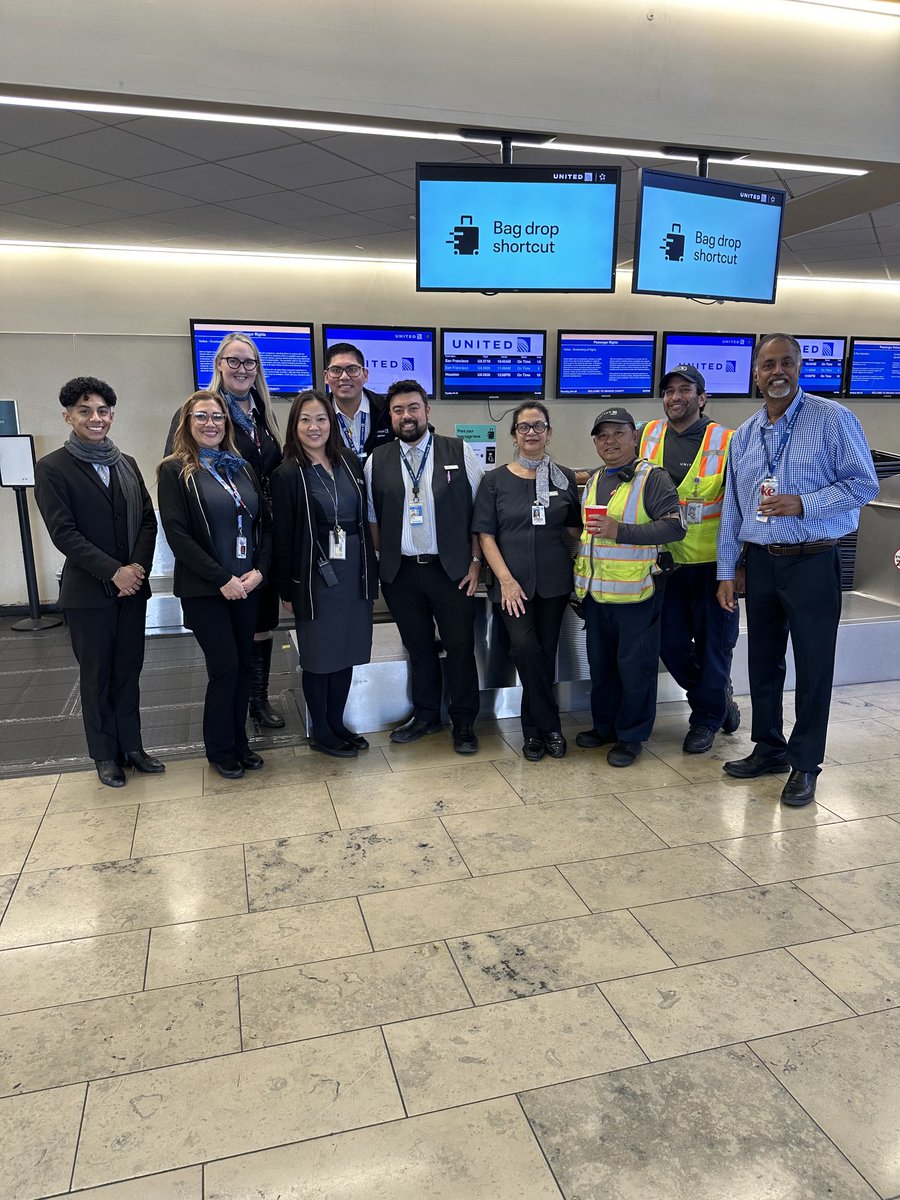 Happy Thanksgiving from Team SNA ⁦@weareunited⁩ #beingunited #winingthelines