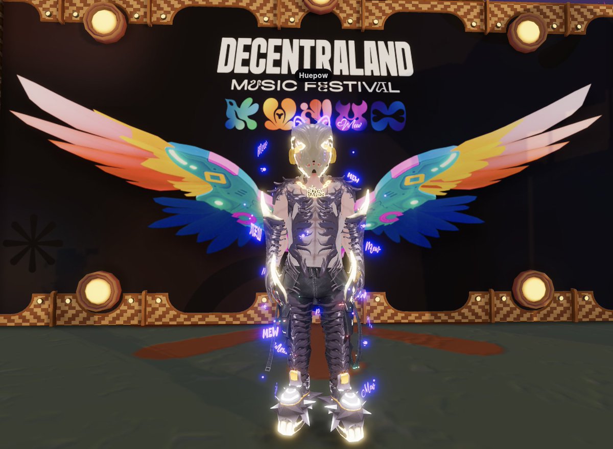 hueppow's tweet photo. #DCLMF23 outfit in Decentraland metaverse 🛸

The coolest part is that you or I,   still can see my face under the alien face 👽, if watching  from the side 

Alien avatar by @auroboros_ltd https://t.co/oQINPU2SID
