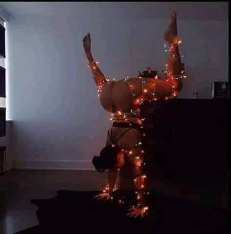 _xmemes's tweet photo. Eu: Amor quero presente de natal

Ela: https://t.co/kbFkb3iTzq