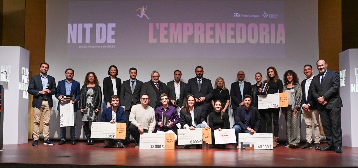 TecnoCampus's tweet photo. Ara sí finalitzats els #PremisAntenaTrenLab, després d'una actuació de Borja Nicolau , i fent un pica-pica acabem la #NitEmprenedoria23!

Moltes gràcies per formar part i acompanyar-nos durant aquesta entrega de premis 🤗

Moltes felicitats als premiats🥳. Bona nit!🌙 https://t.co/7MJFs6ZSJI