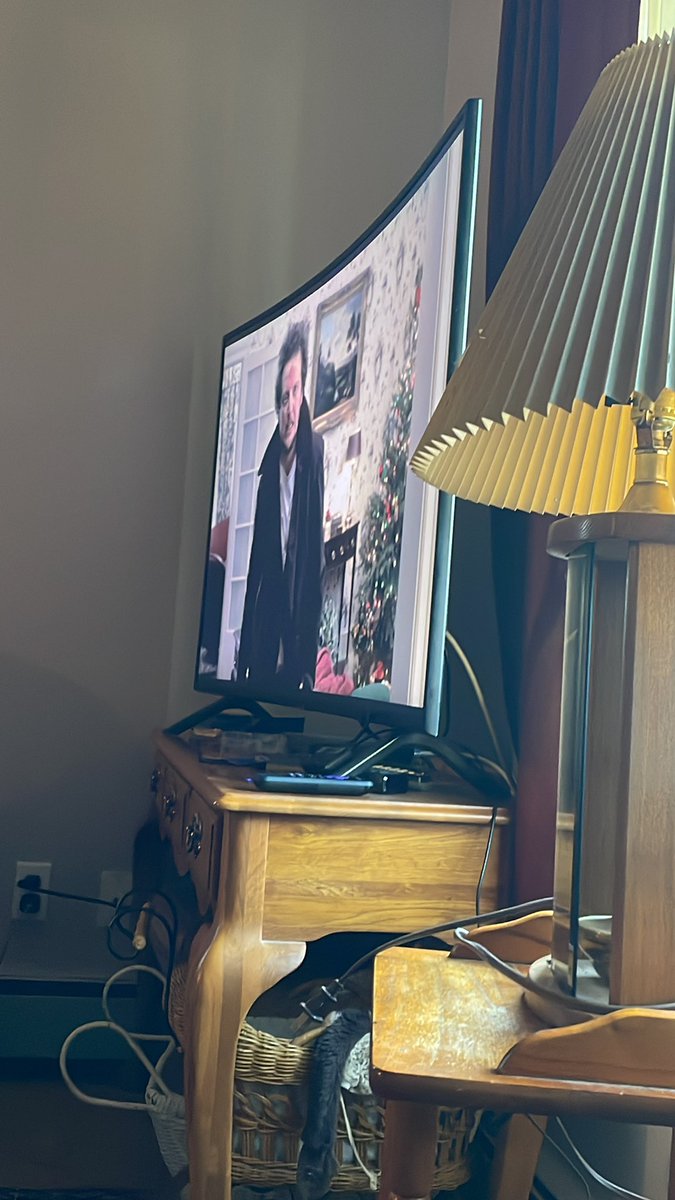 Happy thanksgiving, I got a seat by the tv again I’m WINNING 🙏🙏🙏🙏🙏