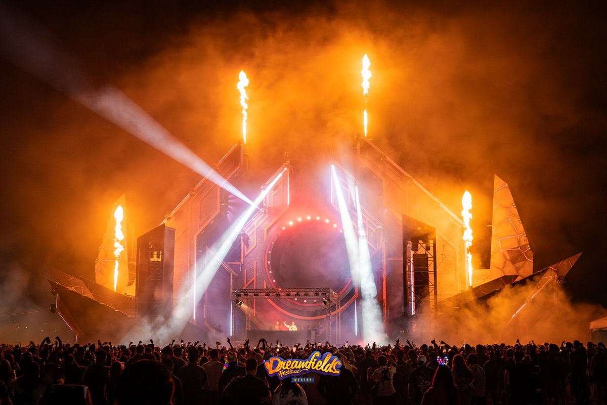 Dreamfields_mx's tweet image. ¡Algunos momentos épicos de #DreamfieldsMexico! 🇲🇽
¡Que se repita un fin de semana como este! ¿Qué opinan? 😎

#DreamfieldsMexico #EvolutionOfLove #ElectronicMusic #MusicFestival #EDM #Techno #Trance #Hardstyle #Guadalajara #Mexico #MusicIsLife