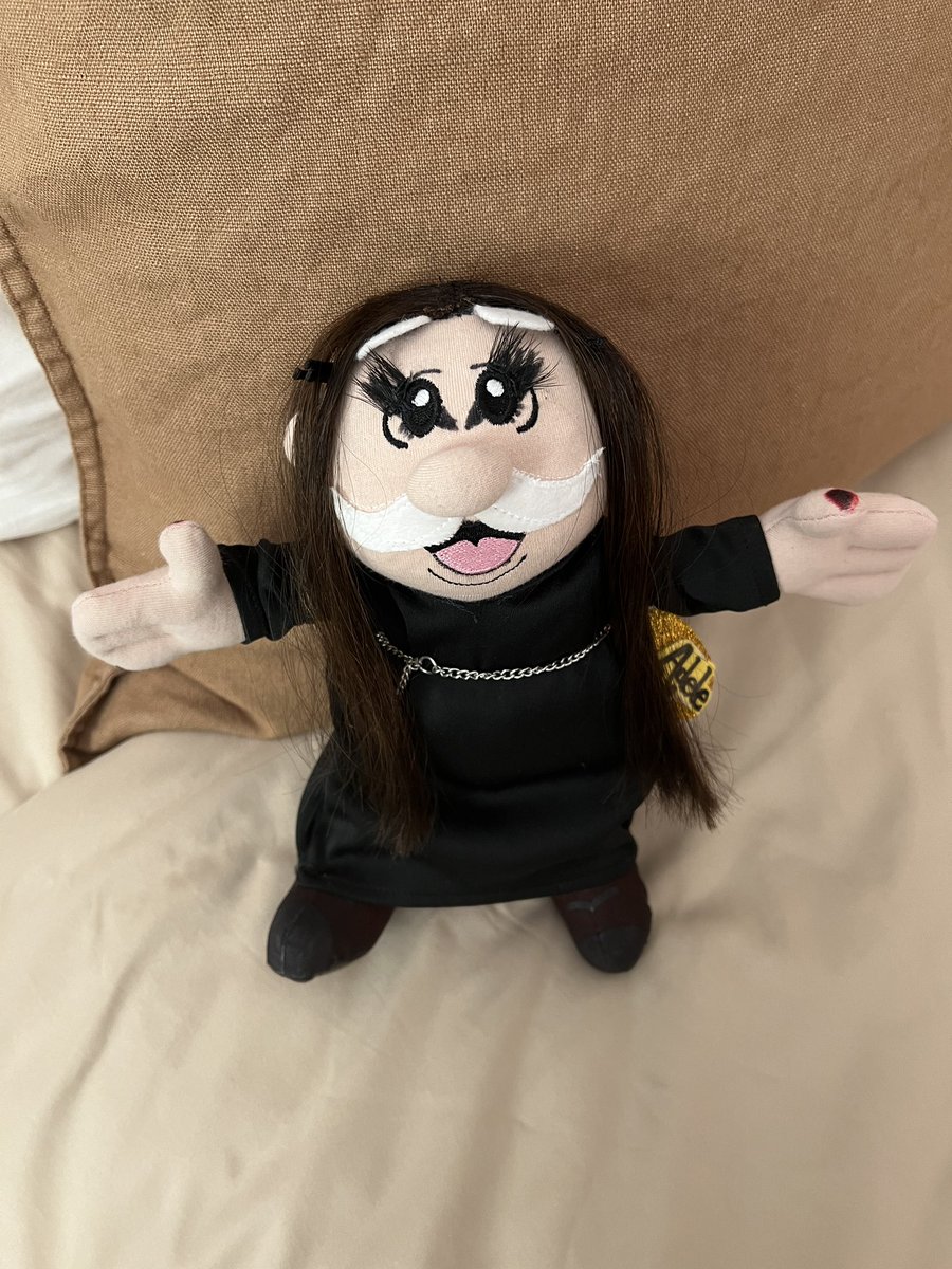 mjmartindc's tweet photo. Dr. Simi as @Adele in her iconic Halloween outfit by @valmartxd. @AdeleAccess https://t.co/PlQbvpsuMg
