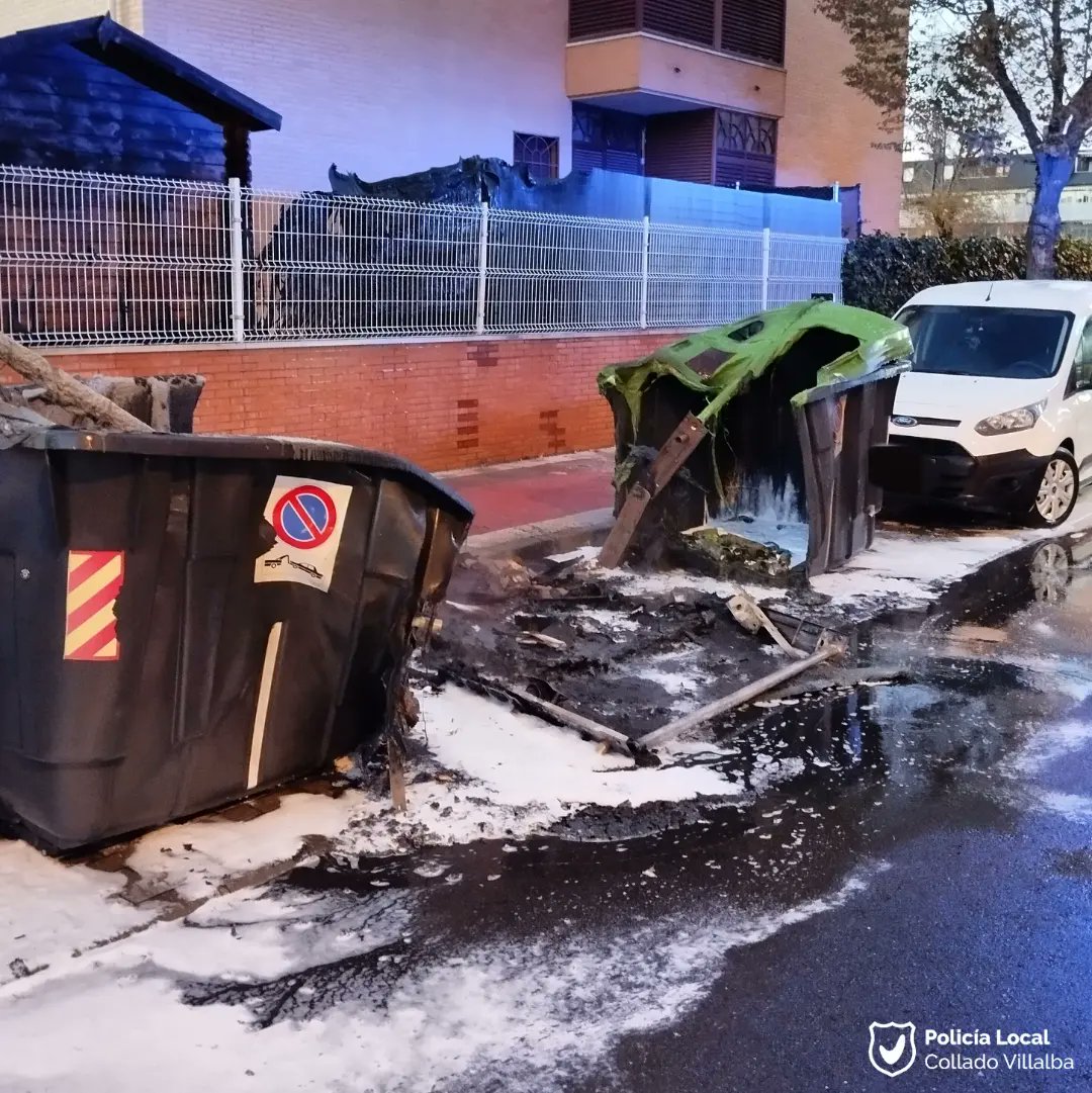 #Contenedores

🔥 Hoy se ha producido el incendio de tres contenedores por una posible colilla 🚬 mal apagada

🚒 Extingue #BomberosCM 👏

❄️ Y ahora que llega el #invierno y se utilizan las chimeneas, máxima precaución al arrojar las ascuas en el contenedor

👮‍♂️👌

#CVillalba