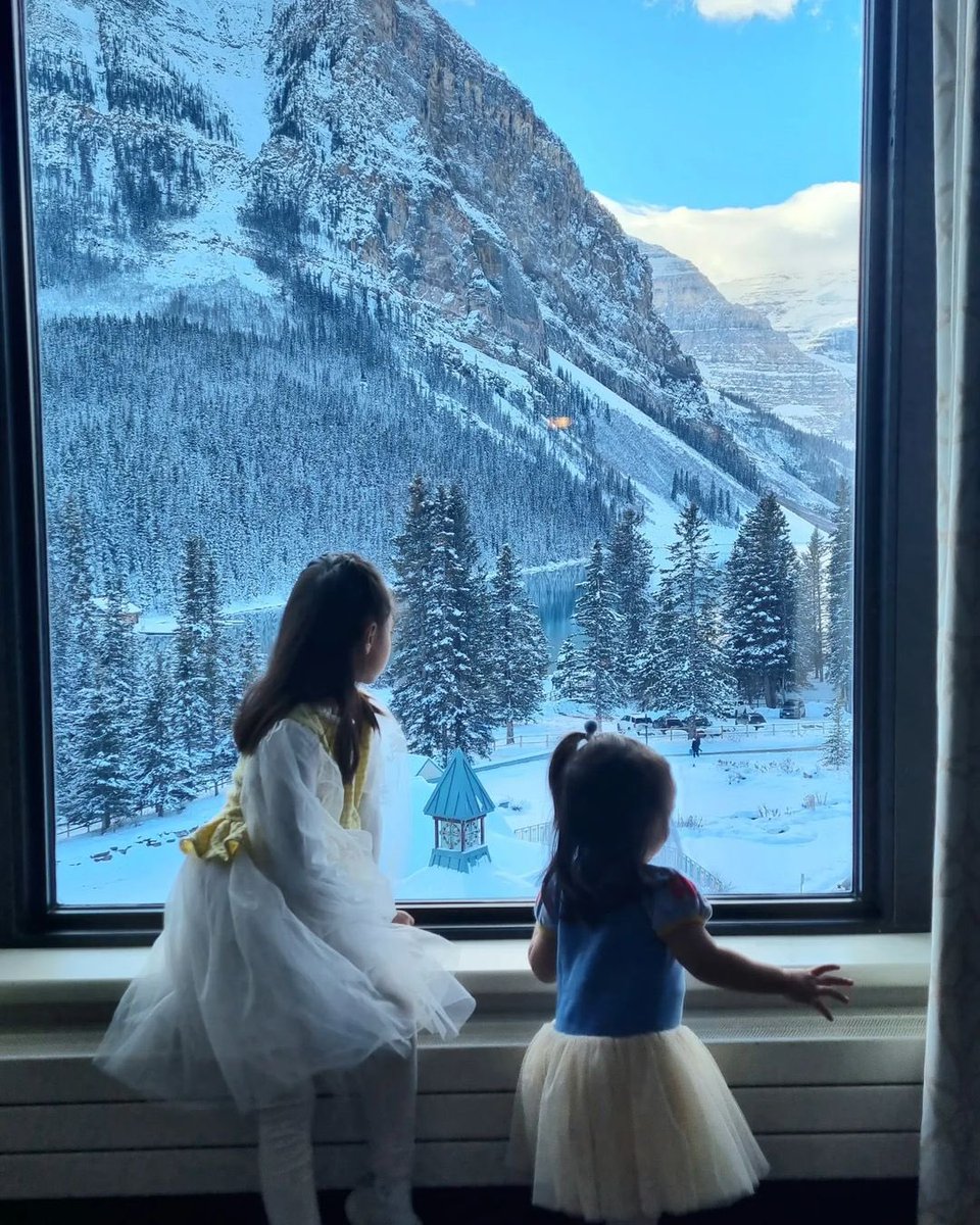 FairmontCLL's tweet photo. Whether you are spending the day in your fanciest dress or comfiest pyjamas, we hope all our American friends are having a wonderful Thanksgiving!
Check out our Black Friday savings: https://t.co/5aaBlN3k9D
๐ธ (from Instagram): @madelnatividad
#LakeLouise #AdventureHere https://t.co/fffp0l8jPw